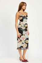 RUCHED MIDI V NECK DRESS Meadeux