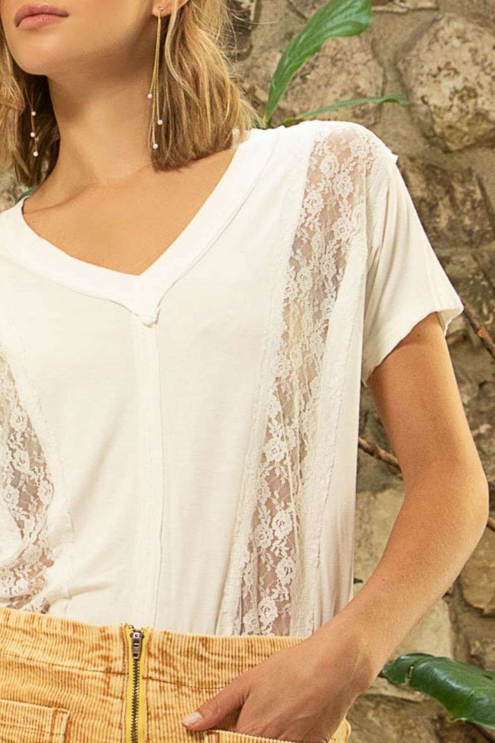 LACE DETAIL VNECK TSHIRT Blouse Meadeux