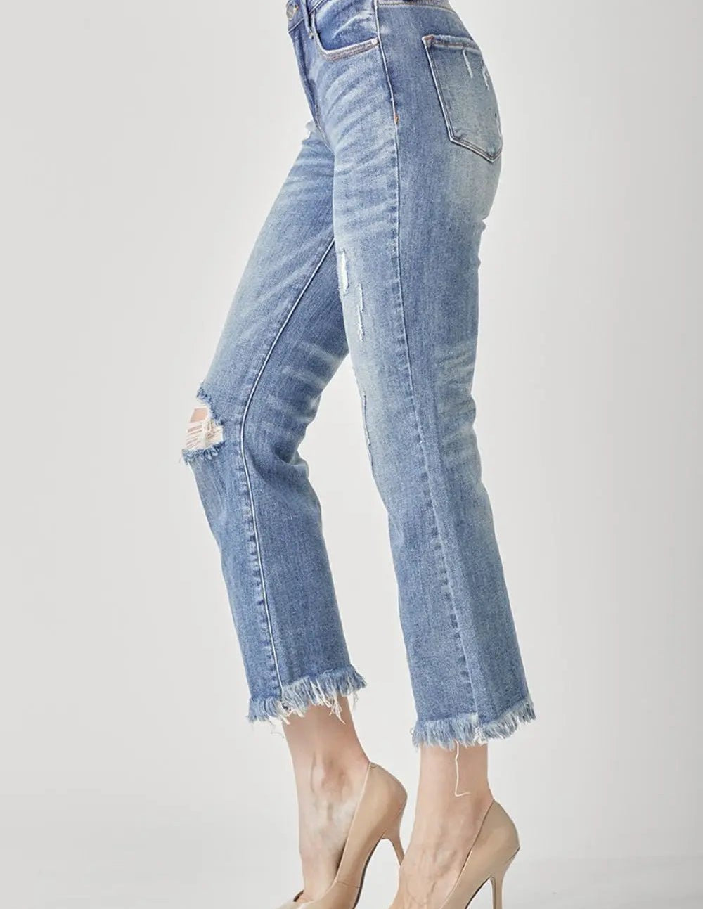 DISTRESSED CROPPED BOOTCUT CASUAL JEANS - MeadeuxDISTRESSED CROPPED BOOTCUT CASUAL JEANSJeansMeadeux
