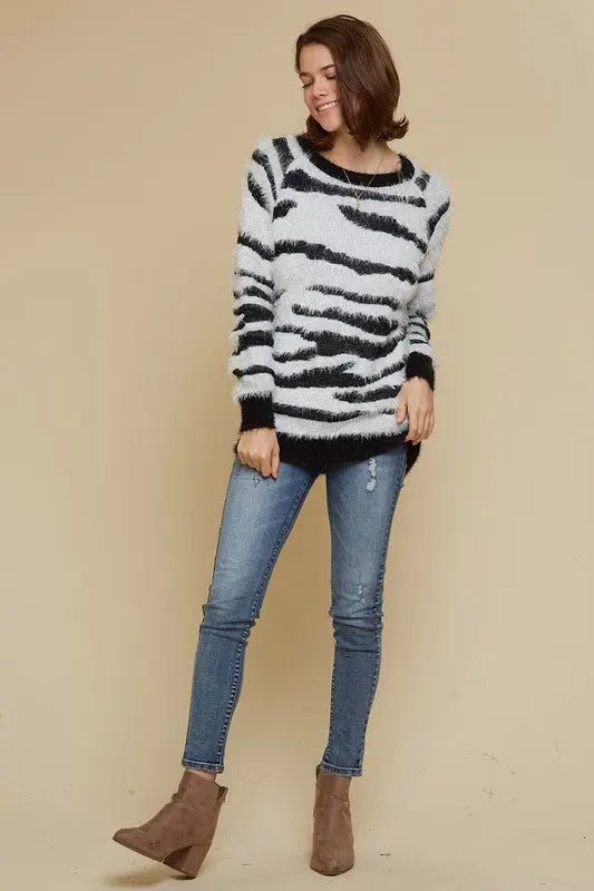 FUZZY ZEBRA SWEATER - MeadeuxFUZZY ZEBRA SWEATERSweaterMeadeux