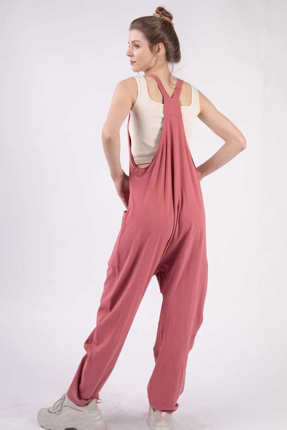 PLUNGING NECKLINE CASUAL ONE-PIECE OUTFIT SLEEVELESS JUMPSUIT WITH POCKETS - MeadeuxPLUNGING NECKLINE CASUAL ONE-PIECE OUTFIT SLEEVELESS JUMPSUIT WITH POCKETSJumpsuitMeadeux