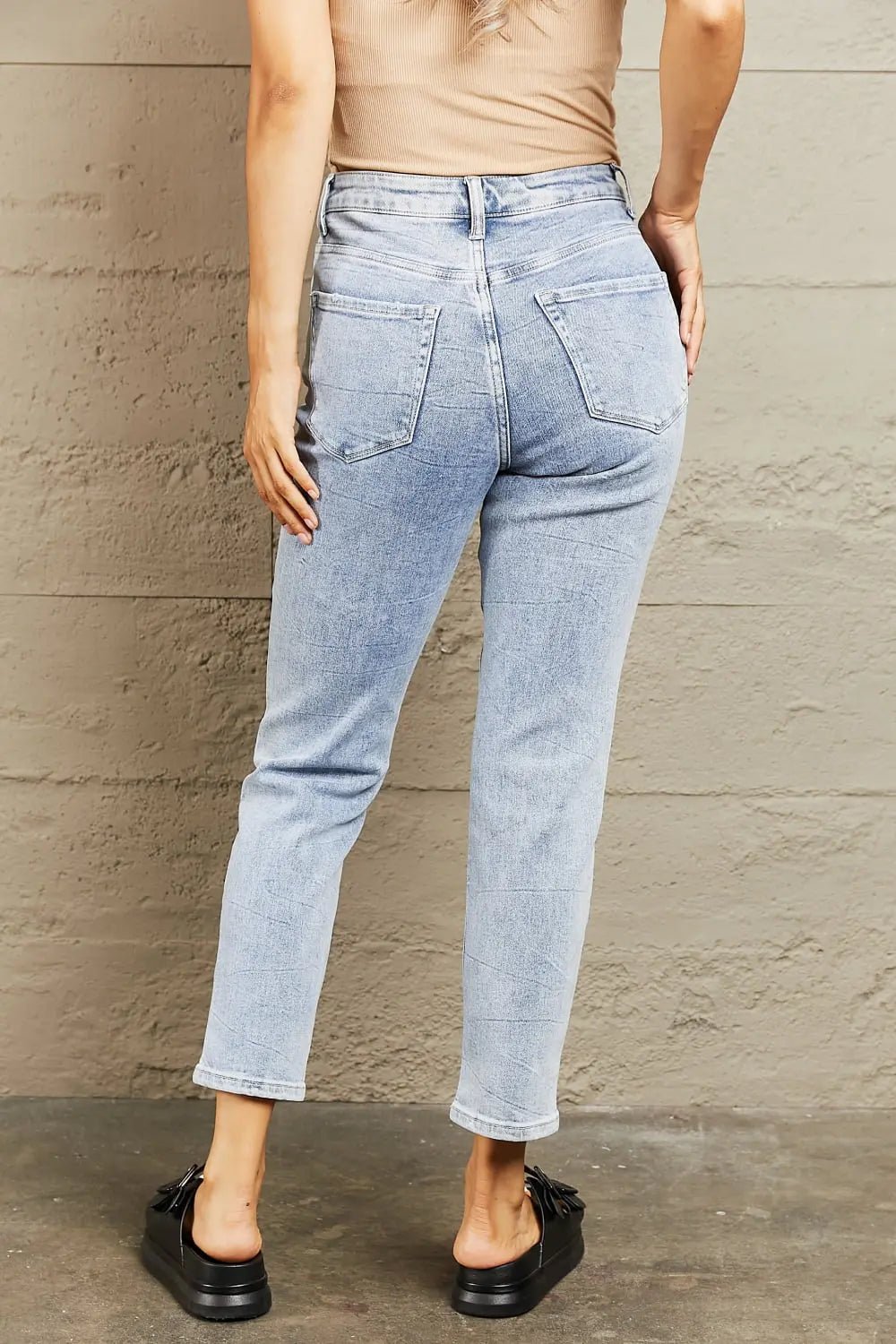 STREET STYLE HIGH WAISTED STRAIGHT JEANS - MeadeuxSTREET STYLE HIGH WAISTED STRAIGHT JEANSJeansMeadeux